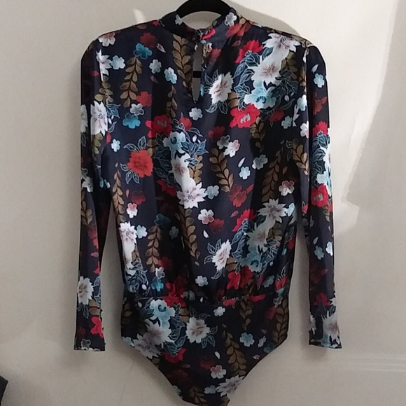 Zara accessories floral bodysuit with choker. - Picture 4 of 6
